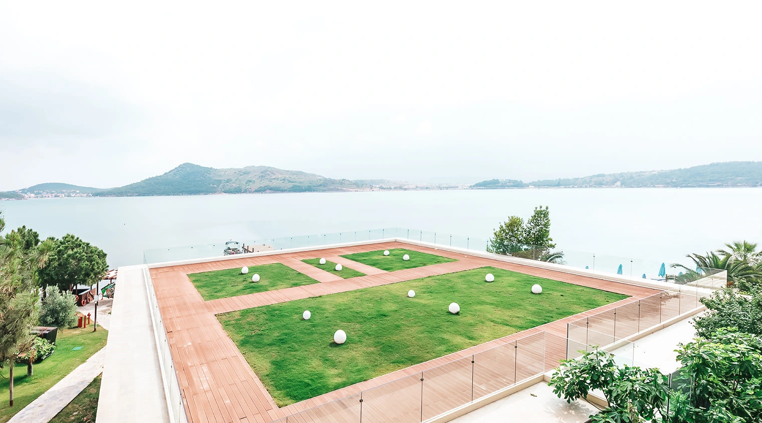 D Resort Ayvalık Comfort Kısmi Deniz Manzaralı Oda terası ve kısmi deniz manzarası